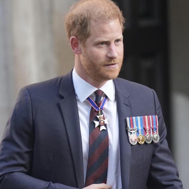Harry de Sussex demuestra que el enemigo más tonto es siempre el más peligroso: por qué es una amenaza para Carlos III