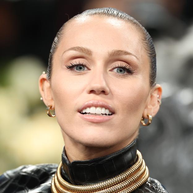 La base de maquillaje de 12 euros favorita de las famosas que triunfó en la MET Gala