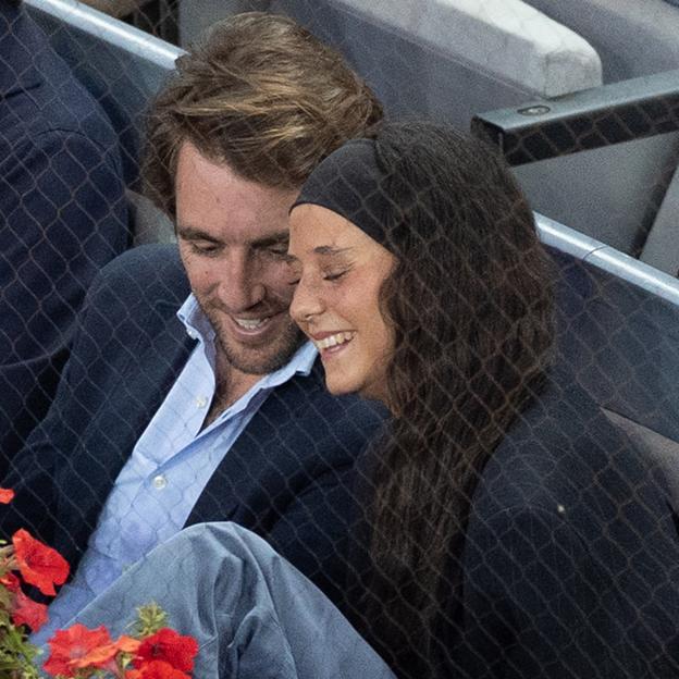 Amor, besos y arrumacos en en el Tenis: por qué vemos tantas parejas famosas besarse y mimarse en la grada VIP del Mutua Madrid Open