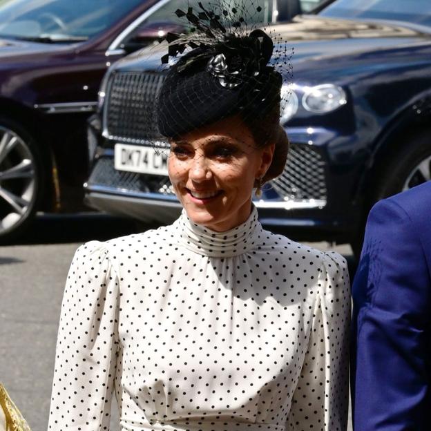 El elegante look de Kate Middleton en la semana de celebración del Día de la Victoria: el vestido de lunares que hace tipazo y su tocado favorito