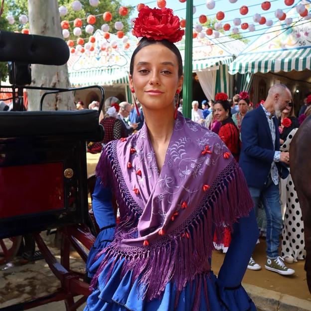 Victoria Federica triunfa con su look en la Feria de Abril: traje de flamenca muy llamativo y los accesorios perfectos