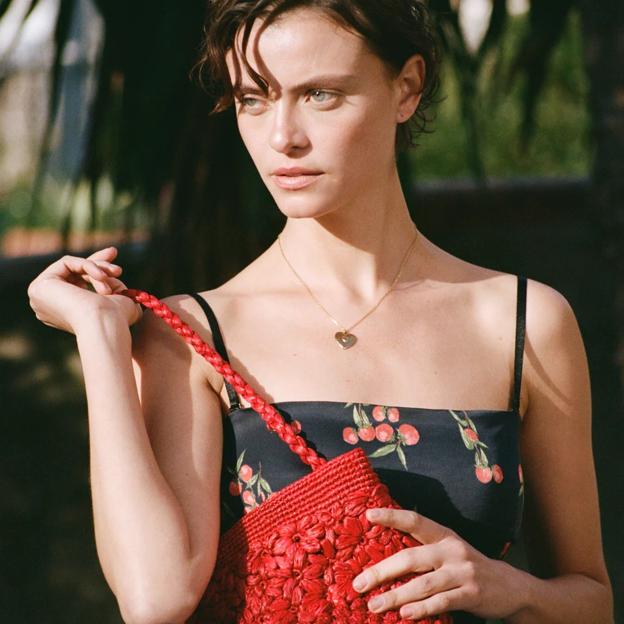 Los bolsos y zapatos que tienes que tener esta primavera serán de color rojo