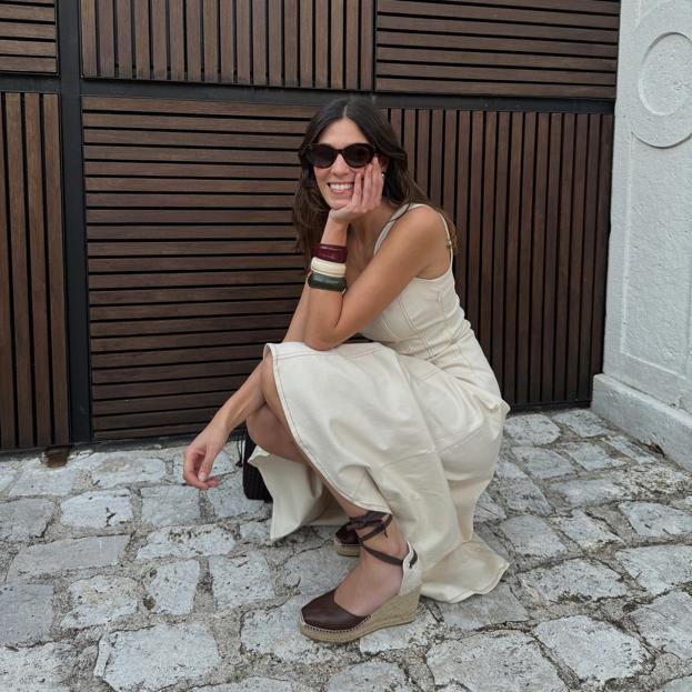 Estas son las alpargatas favoritas de las chicas más elegantes: bicolor como los zapatos que llevan las royals