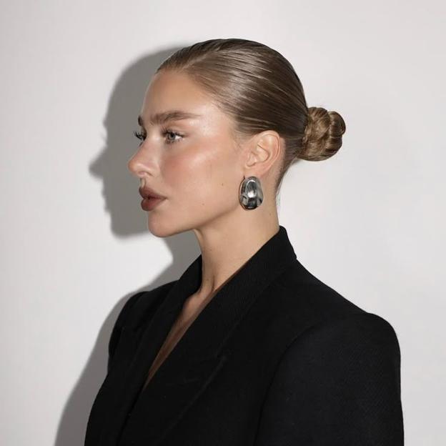 El peinado favorito del verano será el moño de supermodelo: cómo hacerlo y los mejores productos