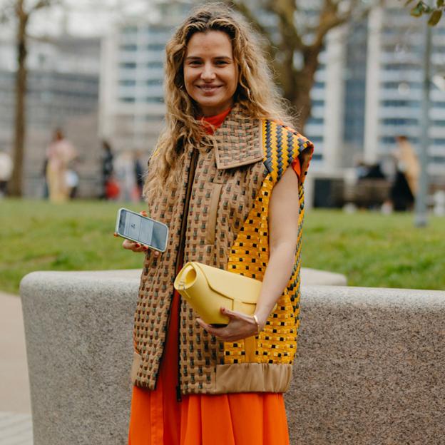 Chalecos que han conquistado a las pijas madrileñas porque son perfectos para dar color a tus looks de primavera
