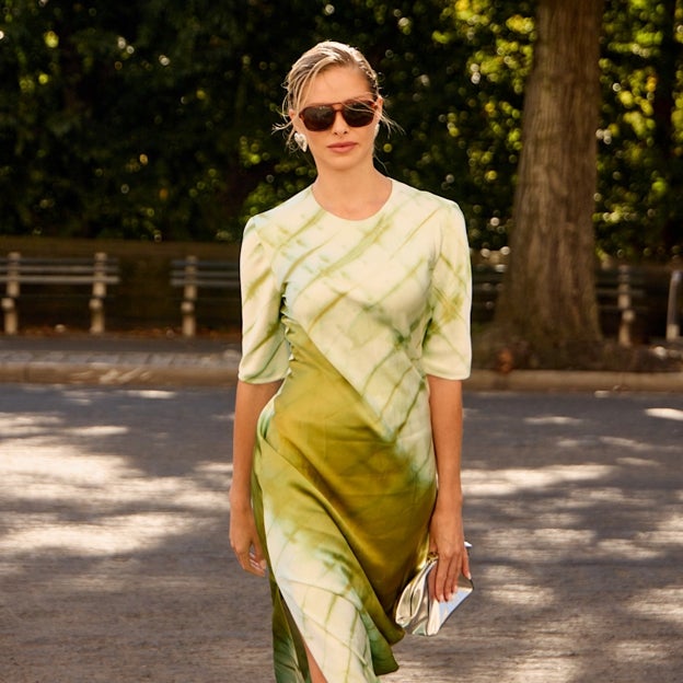 Cómo aplicar el colorete en crema según expertos, el producto de maquillaje que más rejuvenece