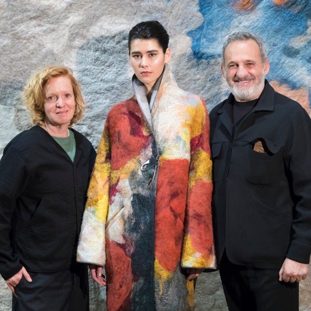 Esta es la artista de la lana que trabajó con Galliano y ha montado una performance espectacular con Marcos Luengo