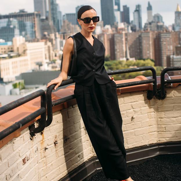 Los conjuntos con chaleco que las mujeres más estilosas ya tienen en su armario de verano