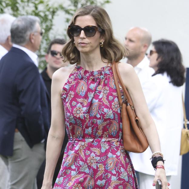 Margarita Vargas deslumbra en la hípica con el vestido estampado perfecto para primavera