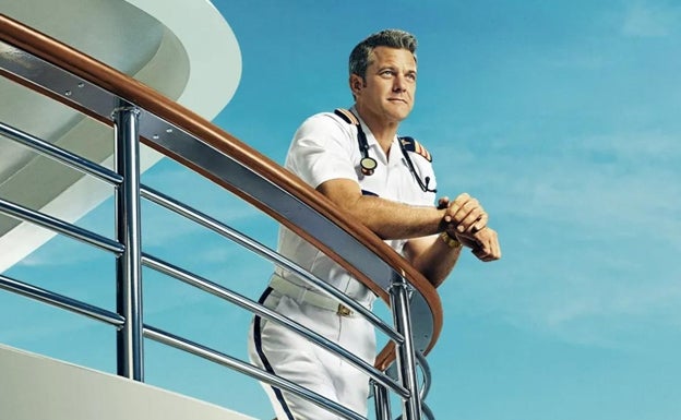 Si eres un nostálgico de Vacaciones en el mar, esta serie de médicos en un crucero de lujo te va a enganchar