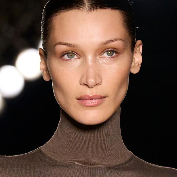 Cómo hacer un facelift con maquillaje si quieres ver tu piel más firme en segundos