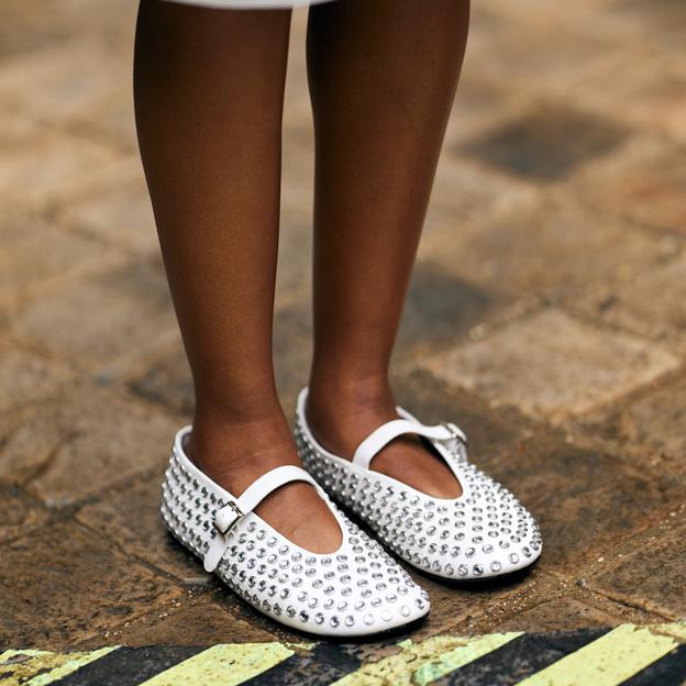 Zapatos planos más allá de las sandalias fresquitos y cómodos para verano