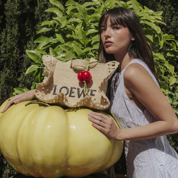 Así se vive una experiencia VIP en el mítico Marbella Club con Loewe, la firma de moda made in Spain más cool del mundo