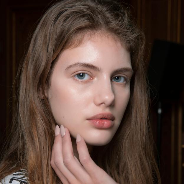 Cómo lucir unas uñas sencillas y bonitas todo el verano si no te apetece nada de esmalte