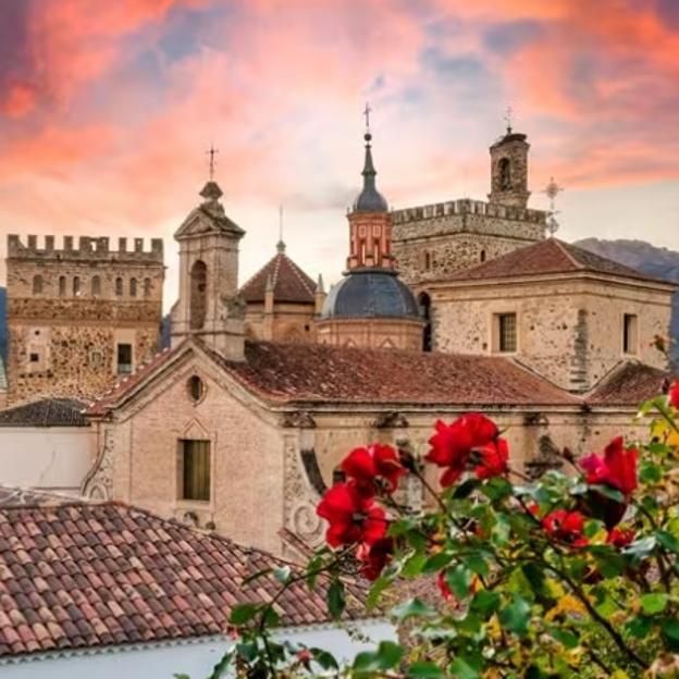Así es Guadalupe, el pueblo de Cáceres con un monasterio Patrimonio de la Humanidad que visitan los reyes Letizia y Felipe
