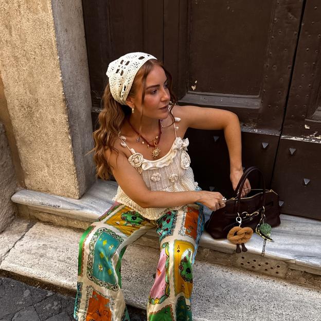 Pantalones estampados que quedan bien a todas y salvan cualquier look