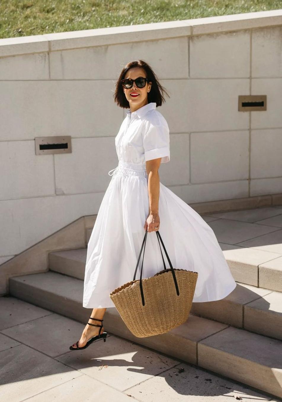 Los vestidos camiseros que tienes que llevar toda la primavera-verano si eres mayor de 50 años